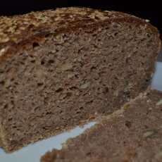 Przepis na Chleb żytni na zakwasie z ziarnami