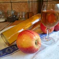 Przepis na Domowe wino z jabłek