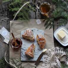 Przepis na Bezglutenowe scones z żurawiną i cytrynowym lukrem