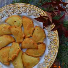 Przepis na DROŻDŻOWE, PIECZONE PIEROGI Z KAPUSTĄ ŚWIĄTECZNĄ 