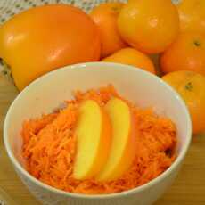 Przepis na Surówka z marchewki z persymoną i mandarynką