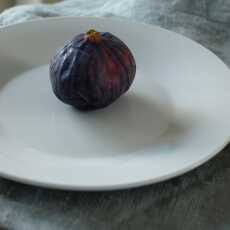 Przepis na Makaron soba z karmelizowaną figą i jarmużem...