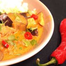 Przepis na Azjatyckie czerwone curry z kurczaka z bakłażanem