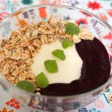 Przepis na Jogurt naturalnie jagodowy z płatkami 5 zbóż
