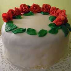 Przepis na Tort angielski z różami, tort z masą cukrową