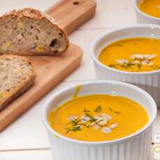 Przepis na Rozgrzewająca zupa z dyni z pastą curry