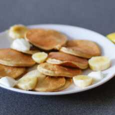 Przepis na Sezamowe omletowe placuszki z bananem