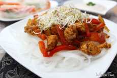 Przepis na Makaron ryżowy z kurczakiem – przepis na obiad