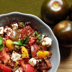 Przepis na Sałatka z czerwoną quinoą i serem lor