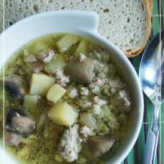 Przepis na Zupa z mięsem mielonym i ziemniakami