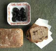 Przepis na Chleb żytnio-gryczany z suszonymi śliwkami