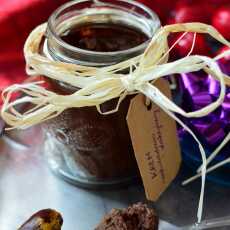 Przepis na Krem daktylowo-czekoladowy z orzechami