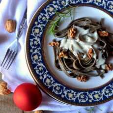Przepis na Makaron grzybowy z aromatycznym sosem gorgonzola - przepis świąteczny 