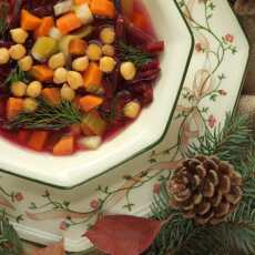Przepis na Co zjeść po świętach? Zupa warzywna z cieciorką i kiszonymi burakami. 