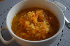 Przepis na Rozgrzewająca zupa z marchwi i czerwonej soczewicy