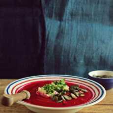 Przepis na Zupa oczyszczająca z żurawiną i figami podana z kostką jaglaną