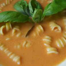 Przepis na Aksamitna zupa pomidorowa