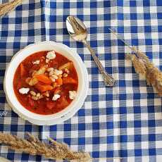 Przepis na Fasoulada - tradycyjna grecka zupa z fasoli.