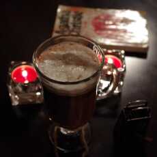 Przepis na Gorąca czekolada z pianką ze spienionego mleka i wiórkami kokosowymi / Hot chocolate with foam from steamed milk and desiccated coconut
