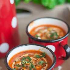 Przepis na Zupa z pieczonych pomidorów z ciecierzycą