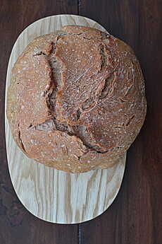 Przepis na Chleb z pieczonym burakiem Emmanuela Hadjiandreou w styczniowej Piekarni
