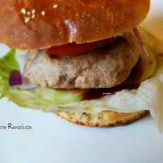 Przepis na Hamburger z przepyszną wołowiną i domową bułką 