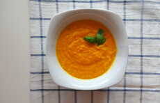 Przepis na Marchewkowa zupa krem z sokiem z pomarańczy