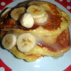 Przepis na Pancakes z miodem i bananami