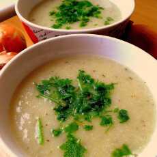 Przepis na Kremowa zupa ziemniaczano-cebulowa