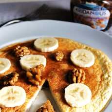 Przepis na Omlet białkowo-bananowy z rodzynkami i orzechami - fit śniadanie