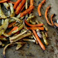 Przepis na Frytki z warzyw: selera, marchwii i pietruszki.