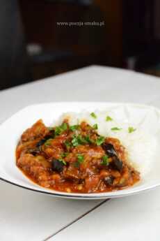 Przepis na Bakłażany w pomidorowym sosie curry