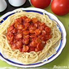 Przepis na Makaron z parówkami w sosie pomidorowym