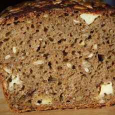 Przepis na Chleb piwny z serem korycińskim, słonecznikiem i rodzynkami