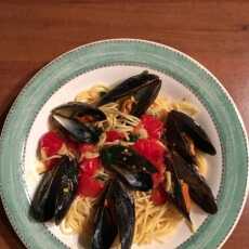 Przepis na Spaghetti z małżami (cozze, vongole, mulles, omułki)