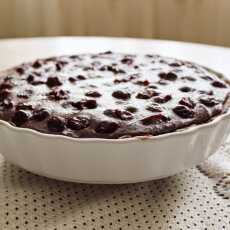 Przepis na Mocno czekoladowa tarta z wiśniami