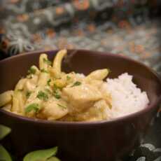 Przepis na Kurczak curry z fasolką szparagową i ryżem