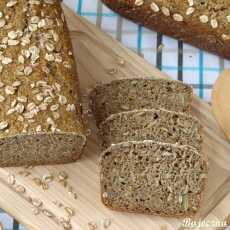 Przepis na Chleb razowy na zakwasie z pestkami dyni