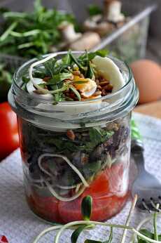 Przepis na Sałatka w słoiku do pracy . Salad in a jar