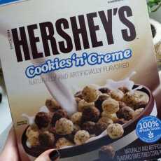 Przepis na Płatki śniadaniowe Hershey's Cookies and Cream
