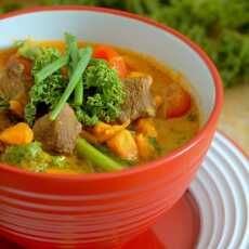 Przepis na Curry z wołowiną, batatem i jarmużem