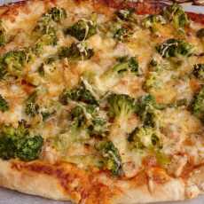 Przepis na Pizza z kurczakiem i brokułem