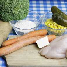 Przepis na Chipsy ziemniaczane, kotleciki z piersi z kurczaka i warzywa z zasmażką