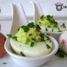 Przepis na Jajka faszerowane awokado