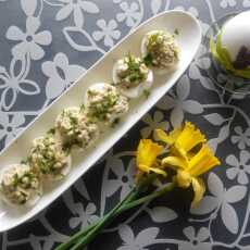 Przepis na Jajka faszerowane awokado i szczypiorkiem