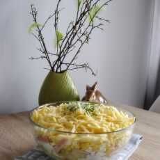 Przepis na Sałątka warstwowa z ananasem i szynką