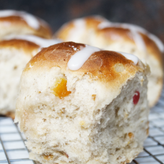 Przepis na WEGAŃSKIE HOT CROSS BUNS