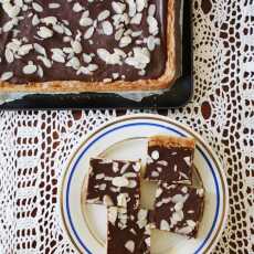 Przepis na Mazurek z polewą czekoladową i najlepszym kruchym ciastem
