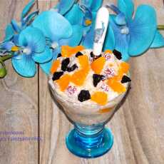 Przepis na Owsiany deser z jogurtem i owocami.