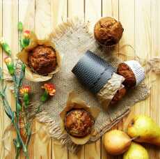 Przepis na Mocno imbirowe pełnoziarniste muffiny z gruszkami